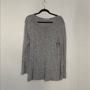 Cha Cha Vente Heather Gray Long Sleeve Top